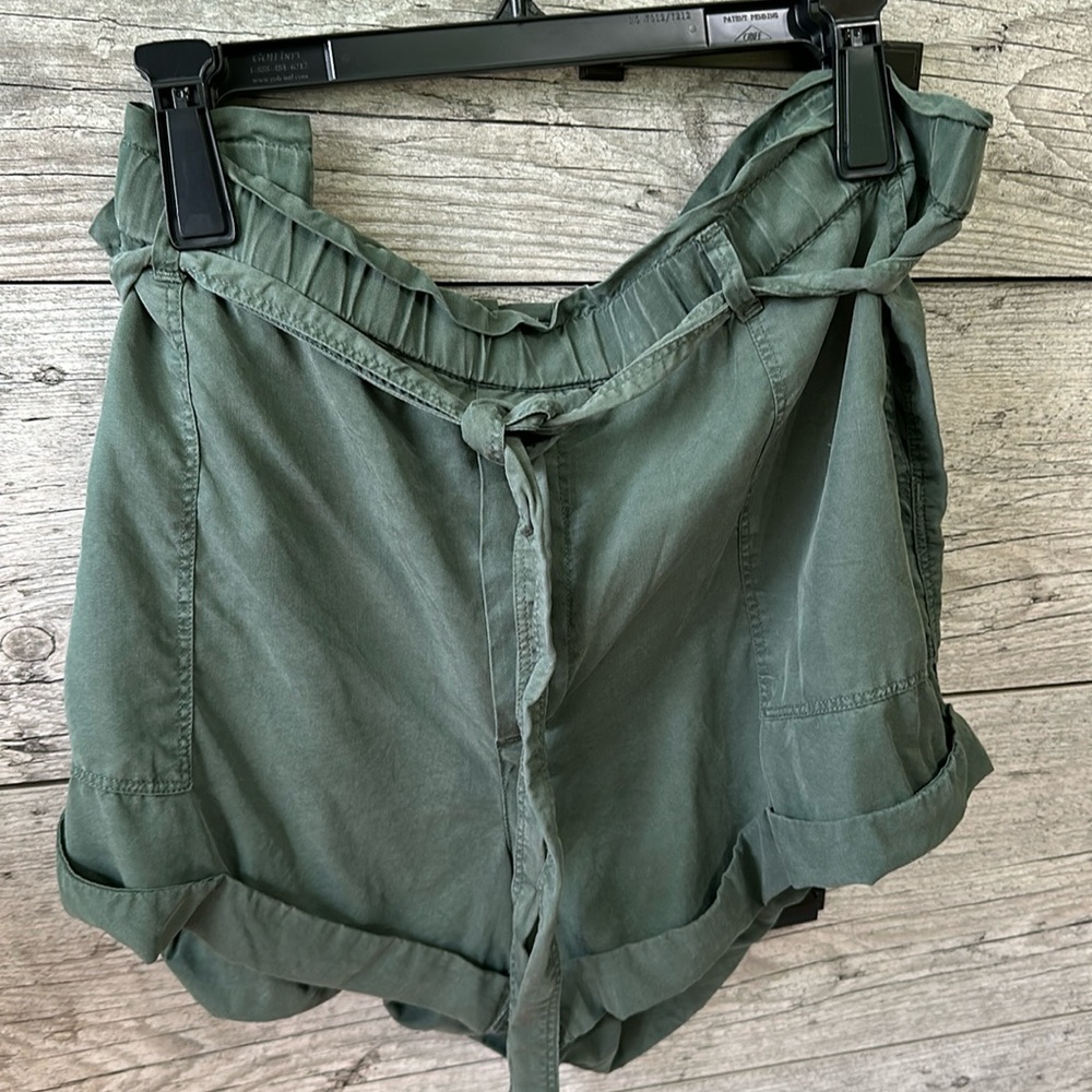 SALE ☘️Aerie Ruffle Top Shorts
